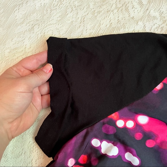 Livi Active cowl neck graphic sweatshirt - Picture 8 of 10